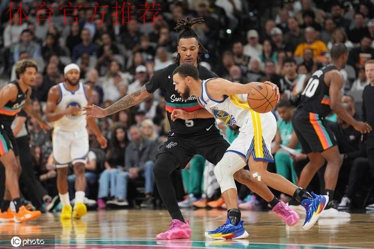 库里砍46分文班31+15+10 勇士终结马刺3连胜